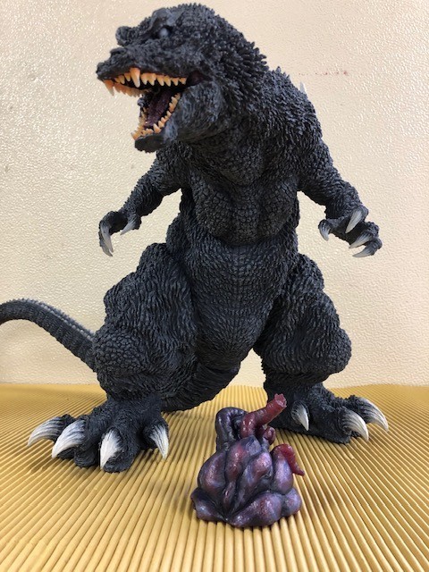 ギガンティックシリーズ ゴジラ 2001 背びれ発光イメージVer. GMK 抽選