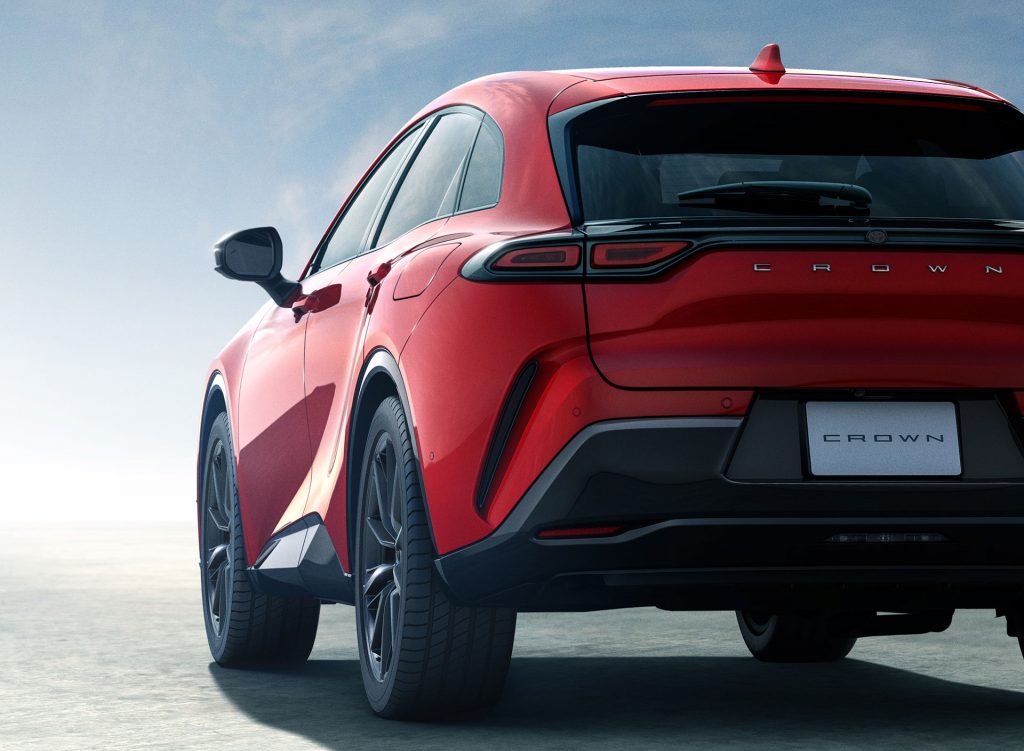 新型クラウンスポーツ、PHEVモデル降臨！専用装備でスポーティさアップ