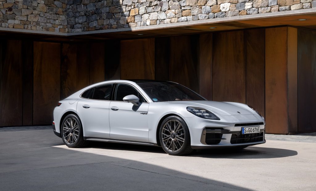 ポルシェ “ニュル最速” 新型「パナメーラGTS/ターボS E-ハイブリッド