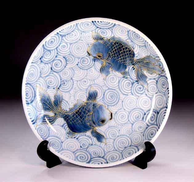 有田焼 陶芸家 藤井錦彩作】有田焼美術品 古染付金彩金魚絵飾り皿 文字