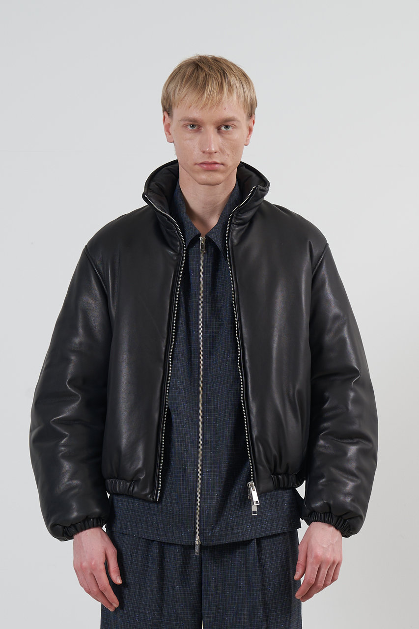 YOKE/ヨーク｜独自のデザインと素材感が際立つ「ヨーク」のレザー