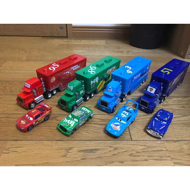 Disney - ディズニー カーズ 8台 トレーラー マックイーン チック