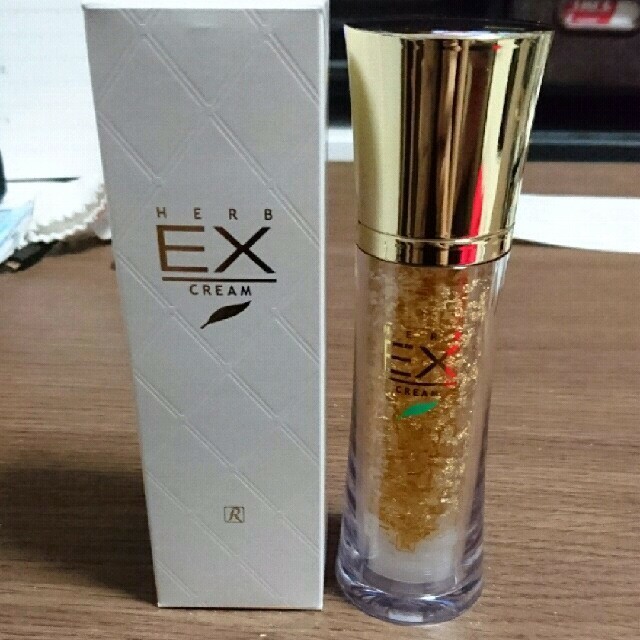 roial - 専用 ロイヤルハーブEXクリーム 新品の通販 by じゃみこ's