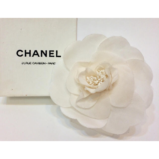CHANEL - CHANEL シャネル ブローチ コサージュ 花 フラワー 18555411