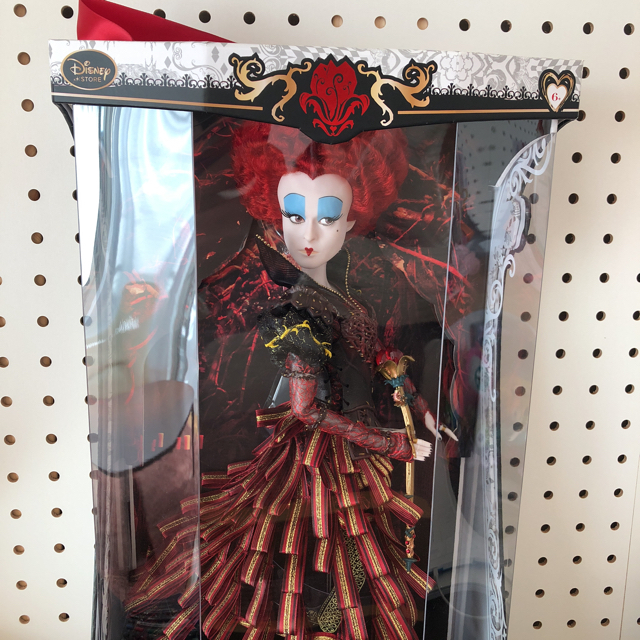Disney - 赤の女王♡プレミアムドールの通販 by 男性とのお取引
