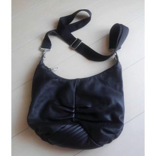 Yohji Yamamoto（ショルダーバッグ ・ ブラック/黒色系）のフリマ