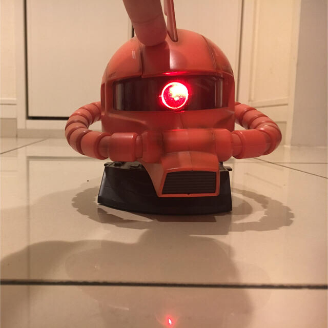 セブン-イレブン限定 MS-06S シャア専用ザク プロジェクタークロックの