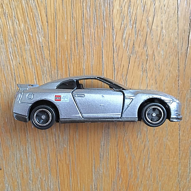 Takara Tomy - トミカ 日産 スカイラインGT-R 40周年モデル 中古
