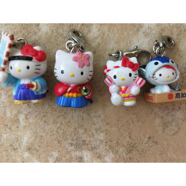 公*o様 ハローキティご当地ストラップセット 約140個まとめ売り - 公*o