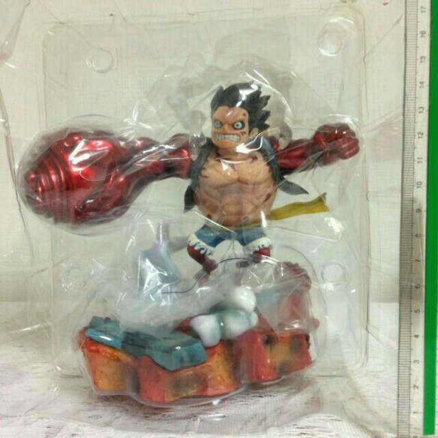 アニメ ワンピース(海外フィギュア )モンキー・D・ルフィVSド