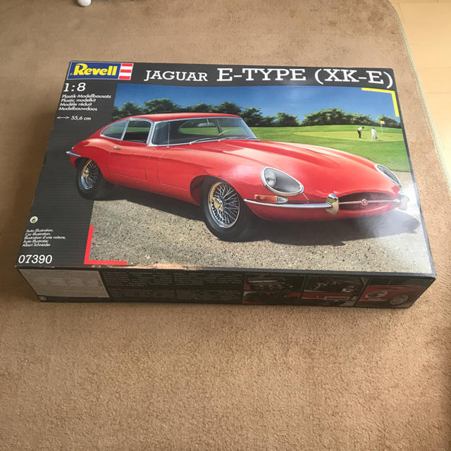 ジャガー JAGUAR E-TYPE（XK-E）1:8 Revell プラモデルの通販 by