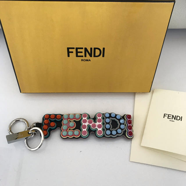 FENDI - 新品同様❤️フェンディ ロゴ スタッズ キーホルダー の通販