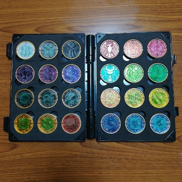 DX ガチャ オーメダル 8コンボセット 仮面ライダーオーズ OOO の通販