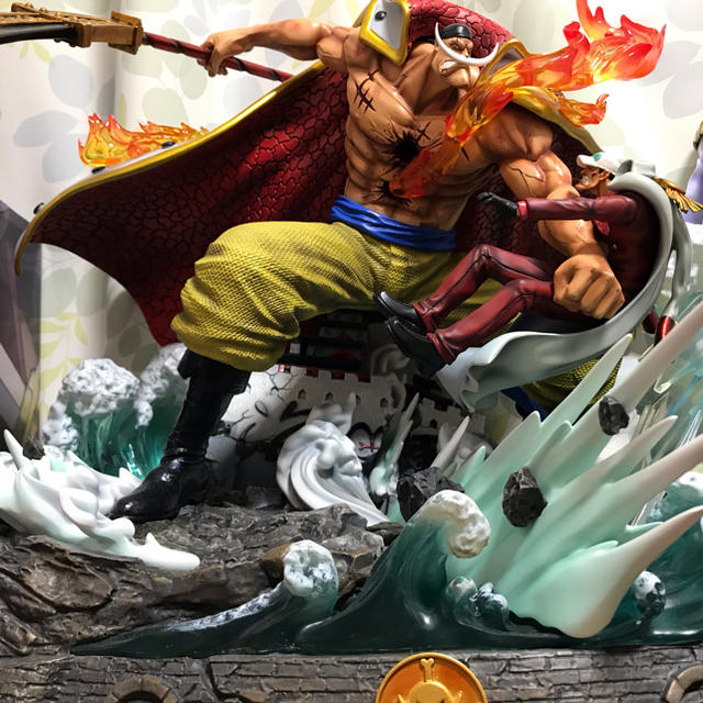 ワンピースフィギュア 海外正規品 マリンフォード 白ひげの通販 by