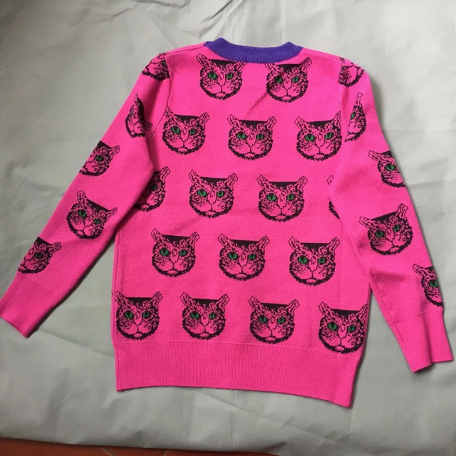 GUCCI - GUCCI風 猫柄 ニット トップスの通販 by 【プロフィール必読