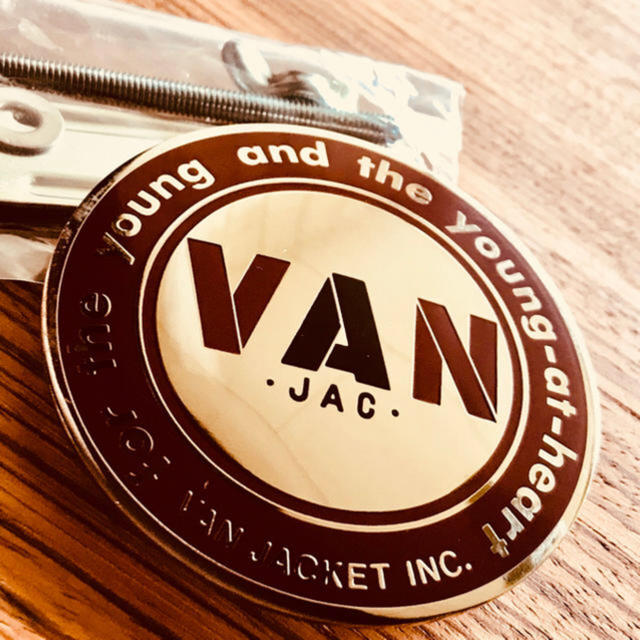 VAN Jacket - VANの正規品カーグリルバッジ 貴重なブラック&シルバーの