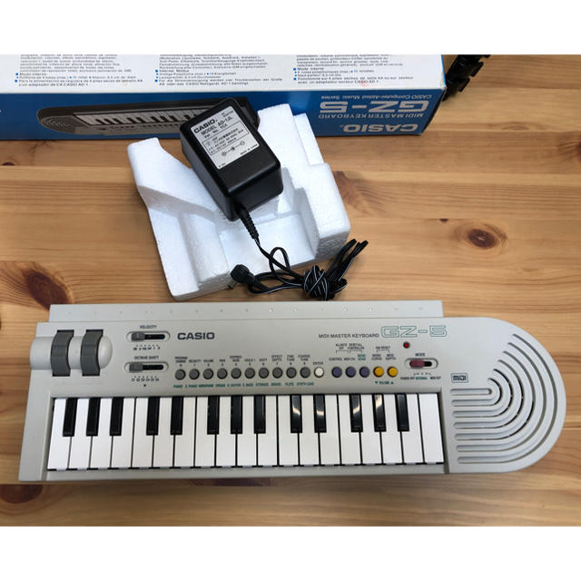 CASIO - CASIO GZ-5 小型MIDI端子付きキーボードの通販 by たけさん's
