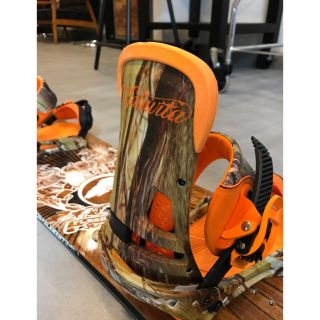 BURTON（バインディング ・ オレンジ/橙色系）のフリマアイテム一覧