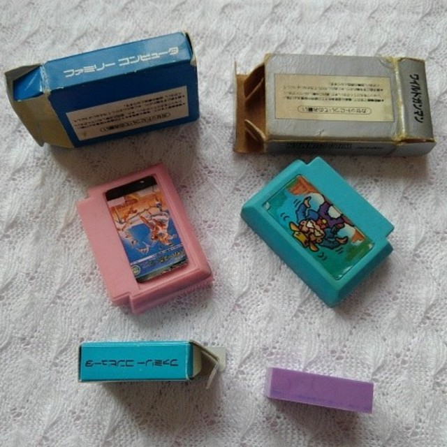 スーパーファミコン - ファミコン消しゴム2個&ミニミニファミケシ