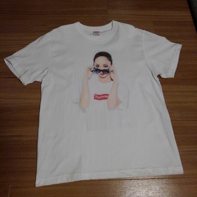 Supreme - 超美品 安室奈美恵 supreme着 WWD 表紙 Tシャツ 白 Lサイズ