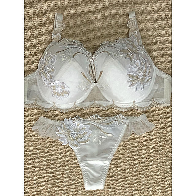 Wacoal - 白 ワコール サルートi65ブラジャー＆ショーツ ソングMの