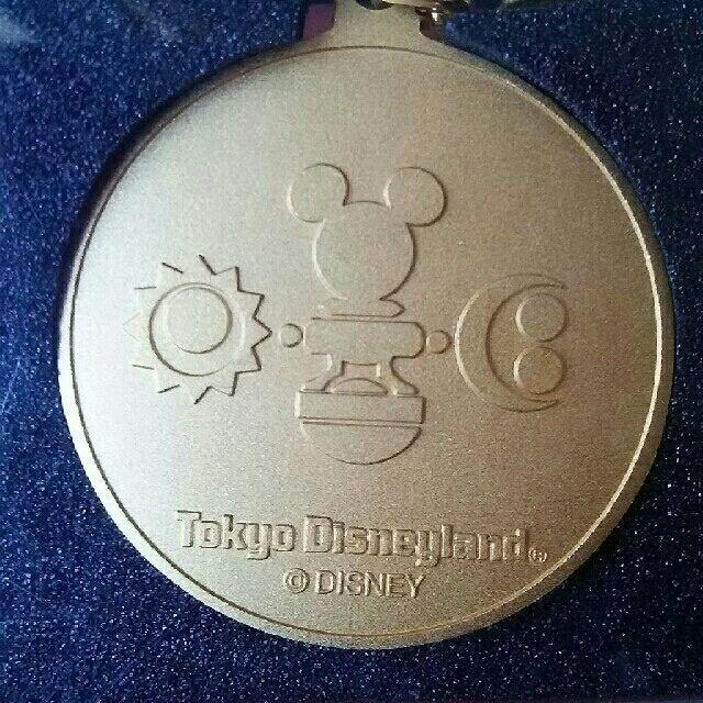 Disney - TDL 【2000年☆ミレニアム】メダルキーチェーン 東京