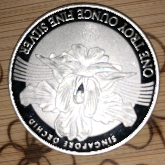 日本では激レア】シンガポールマーライオン純銀メダル 1oz の通販 by