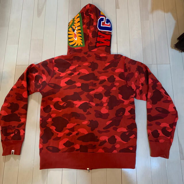 A BATHING APE - エイプ カモ シャーク パーカー 赤 Lサイズの通販 by