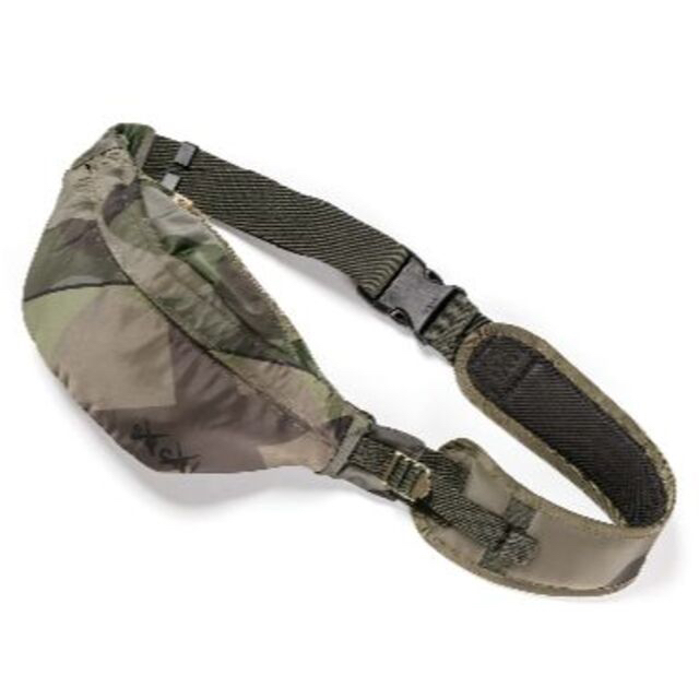 sacai x KAWS Bum Bag カモフラ