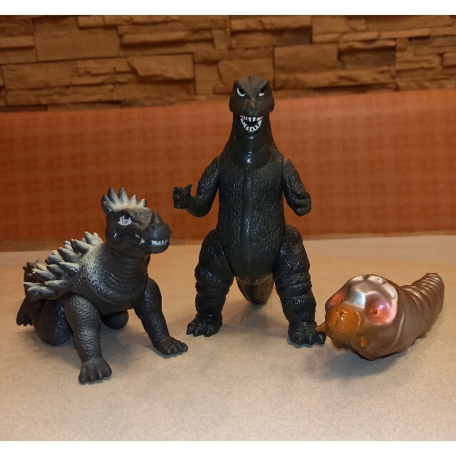 昭和時代のソフビ怪獣「山勝製」ゴジラ モスラ幼虫 アンギラスの通販