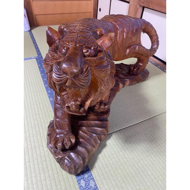 虎の木彫りの通販 by P.p92｜ラクマ