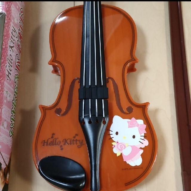 キティちゃん バイオリンの通販 by ケロケロ04's shop｜ラクマ