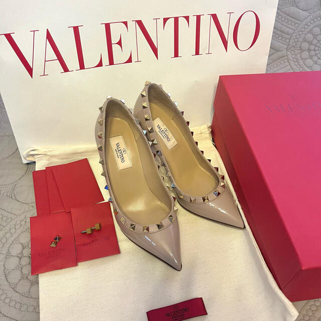 VALENTINO - ほぼ未使用 ヴァレンティノ ロックスタッズパテント