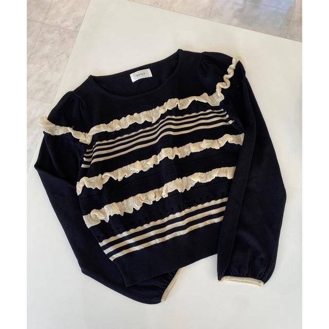 DEICY デイシー フリルアイレット ニット 黒 ブラック系 カーディガン