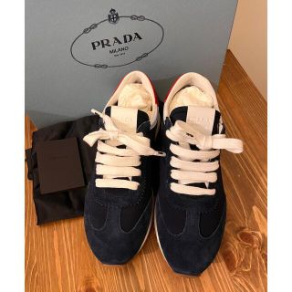 PRADA（スエード ・ スニーカー）のフリマアイテム一覧