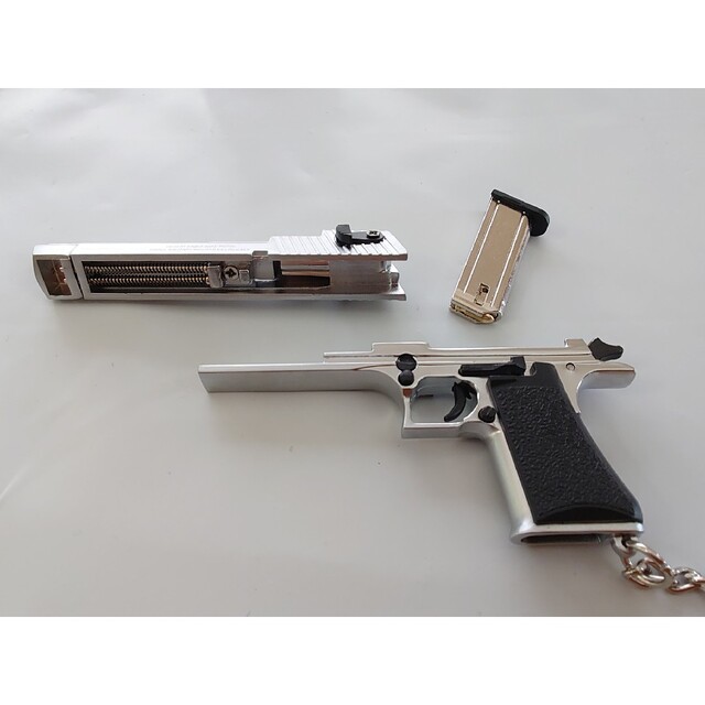 精巧1:3サイズ ミニチュアガンキーホルダー デザートイーグル シルバー