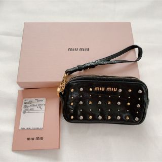 MIU MIU（ポーチ ・ ブラック/黒色系）のフリマアイテム一覧