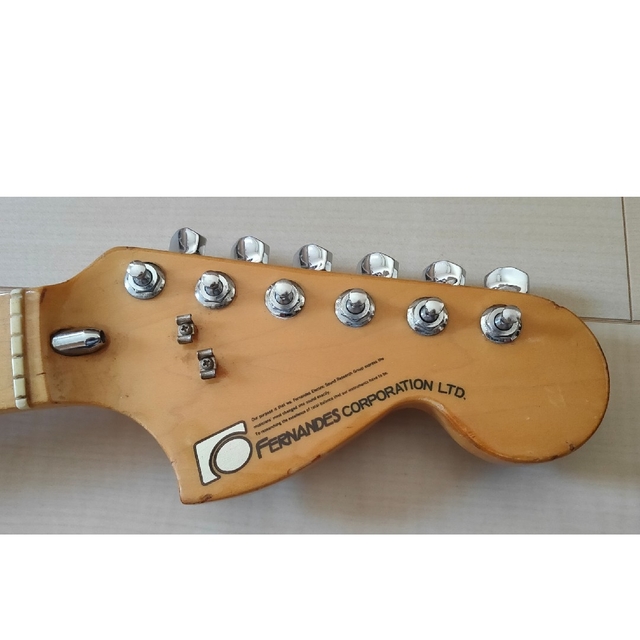 Fernandes - フェルナンデス 石ロゴ ストラトキャスターの通販 by