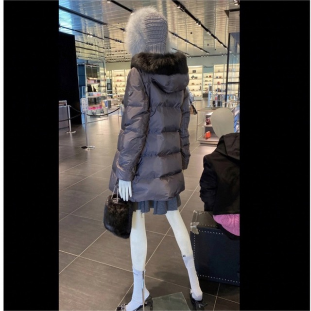 PRADA - PRADAダウンコート29E117 本物☆試着のみ美品☆岡部あゆみさん