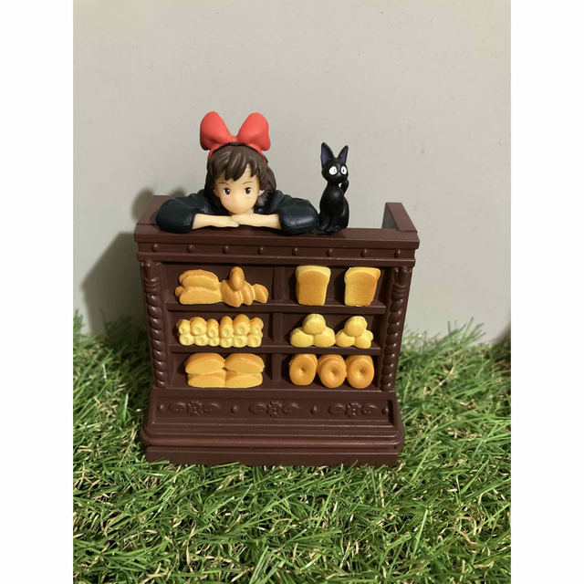 スタジオジブリ魔女の宅急便フィギュアカードスタンド魔法使いのキキ