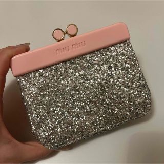 MIU MIU（ポーチ ・ シルバー/銀色系）のフリマアイテム一覧