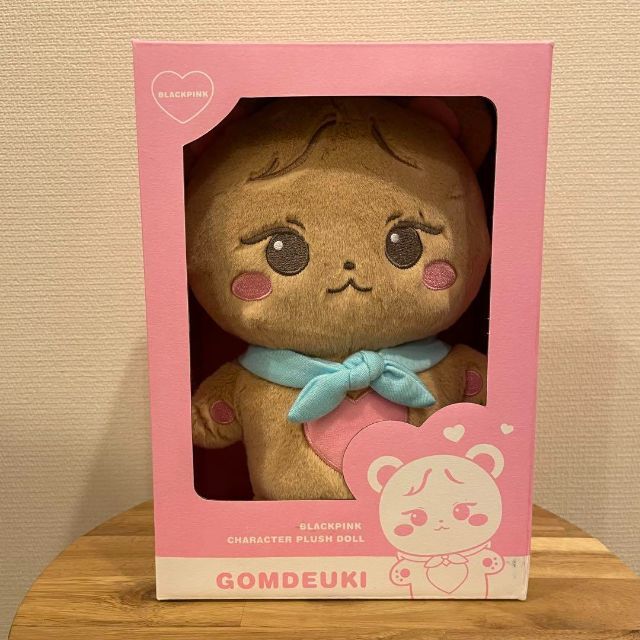 ブラックピンク CHARACTER PLUSH DOLL GOMDEUKIジェニの通販 by