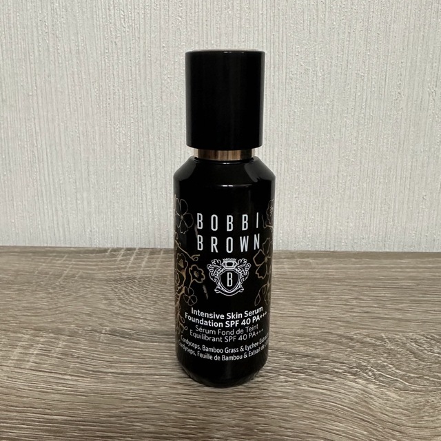 BOBBI BROWN - BOBBI BROWN インテンシブスキンセラムファンデーション
