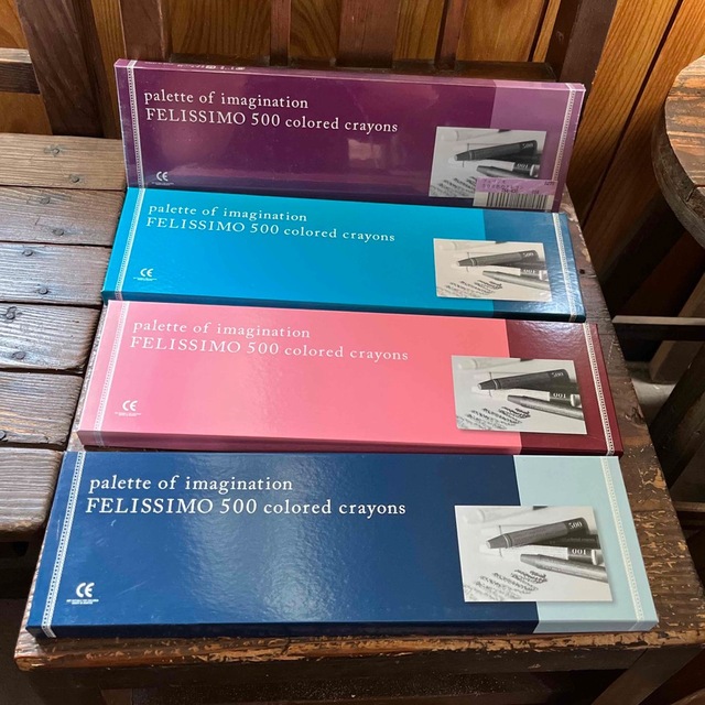 FELISSIMO - フェリシモ500色のクレヨン／4箱(100色)セットの通販 by