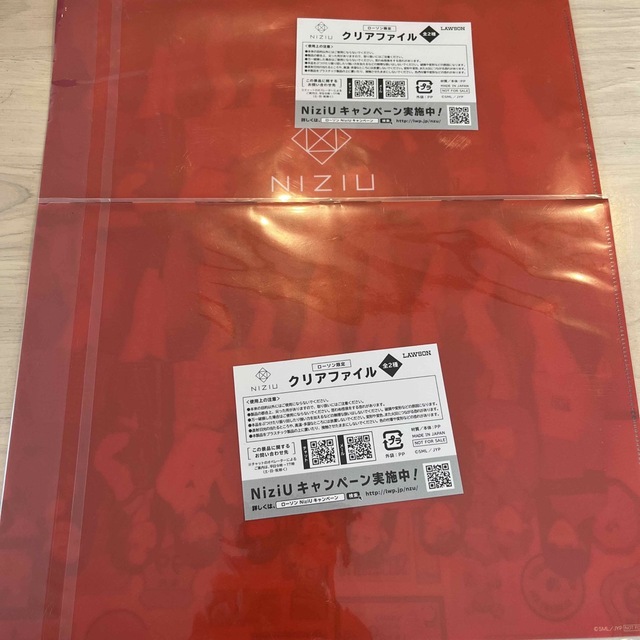 NiziU - NiziU ローソン限定 クリアファイルの通販 by たぬきさん's