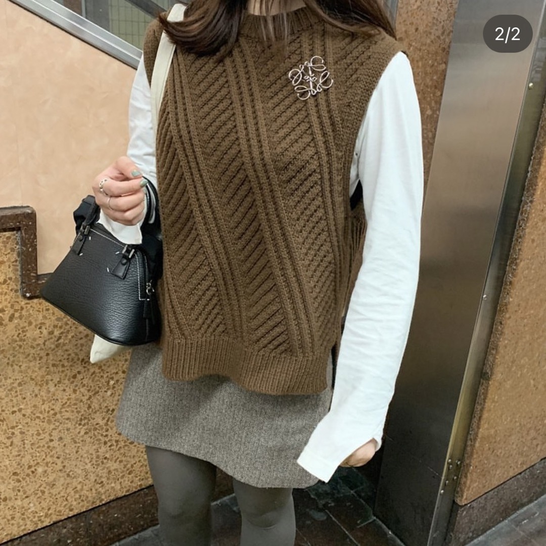 LOEWE - ロエベブローチの通販 by esole's shop☆｜ロエベならラクマ