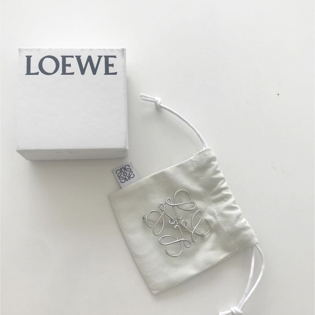 LOEWE - ロエベブローチの通販 by esole's shop☆｜ロエベならラクマ