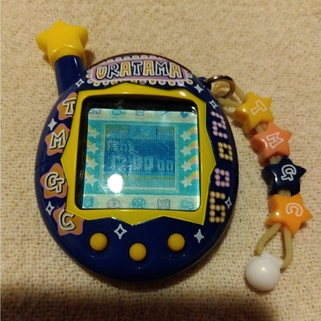 BANDAI - ウラじんせーエンジョイ！たまごっちプラス ウラねおんの通販