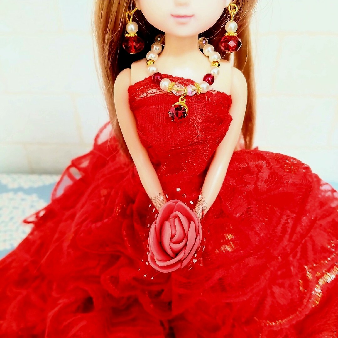 レッド①】リカちゃん豪華すぎるドレス☆アクセサリー付きの通販 by K