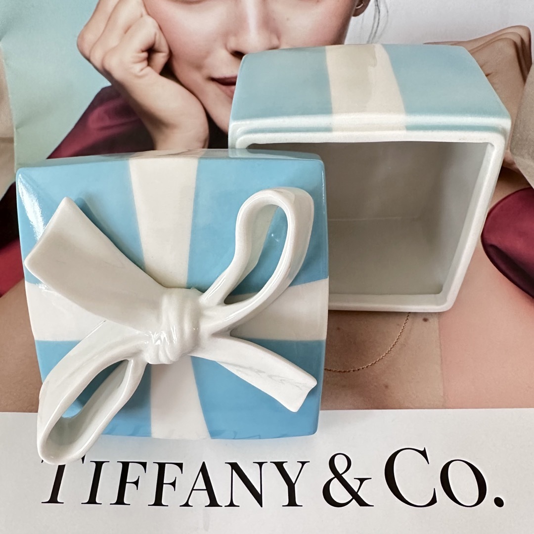 Tiffany & Co. - 大きいサイズTiffany&Co.陶器ブルーボックス小物入れ